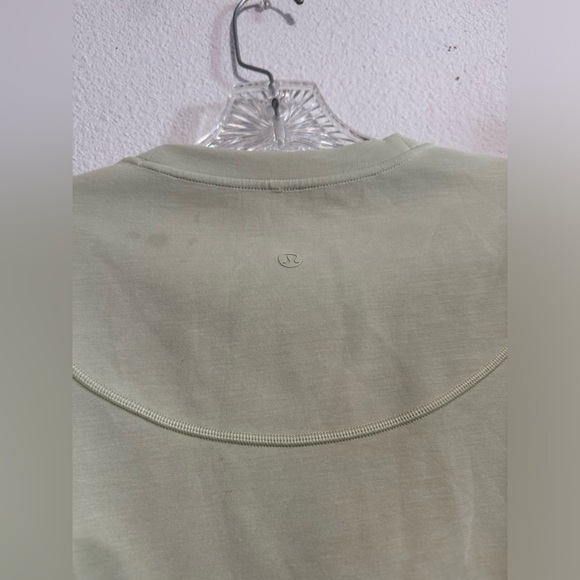 Lululemon softstreme gathered tee - Picture 6 of 7